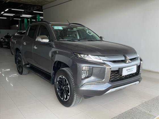 MITSUBISHI L200 TRITON 2.4 16V TURBO DIESEL SPORT HPE CD 4P 4X4 AUTOMÁTICO